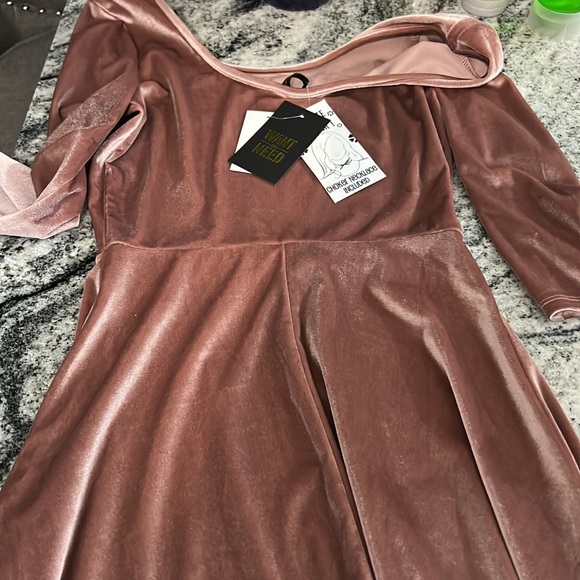 GIRLS NEW DRESS. NWT velour dress Sz XS mauve - Picture 4 of 4